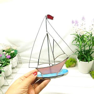 Stained glass ship yacht, Pink ship, Suncatcher Window Ornament, Table decor Home Decoration, sailing boat, Ocean Gift for travellers