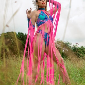 The Em Kwastje Top - Neon Kleurrijke Fringe - Rave Outfit - Festivalmode - Performance en Drag-kostuum van The Disco Spirits