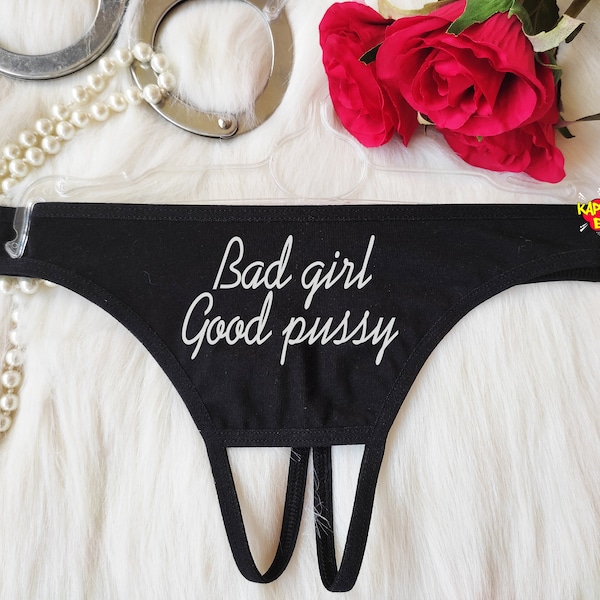 Ragazza cattiva, bella figa, mutandine senza cavallo, biancheria intima fetish, regalo malizioso per moglie hot, mutandine perverse e sfacciate, mutandine con stampe, lingerie per cornuti