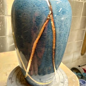 Jarrón estilo Kintsugi