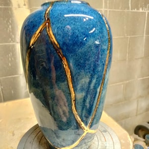 Jarrón estilo Kintsugi