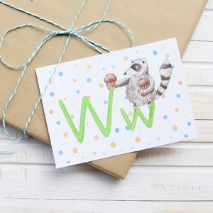 ABC Postkarte W wie Waschbär - Geschenk für Vorschulkinder zum Geburtstag, als Einladungskarte oder zur Einschulung, Schulanfang