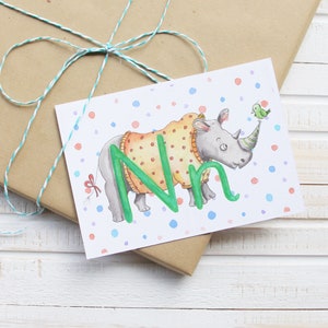 ABC Karte Nashorn - Anfang Name - Postkarte als Geschenk zur Einschulung, Schulanfang, Geburtstag, Namenstag für Junge und Mädchen