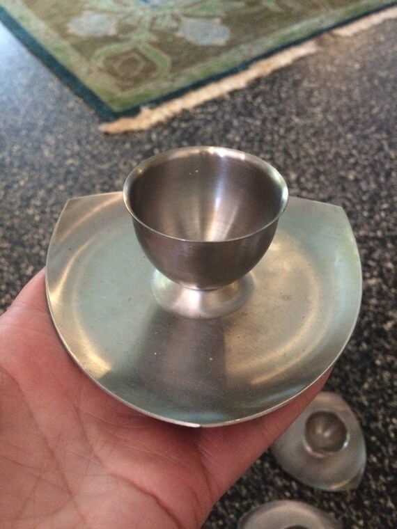 Dining & Serving Easter breakfast or brunch 9 x Mid Century egg cups or