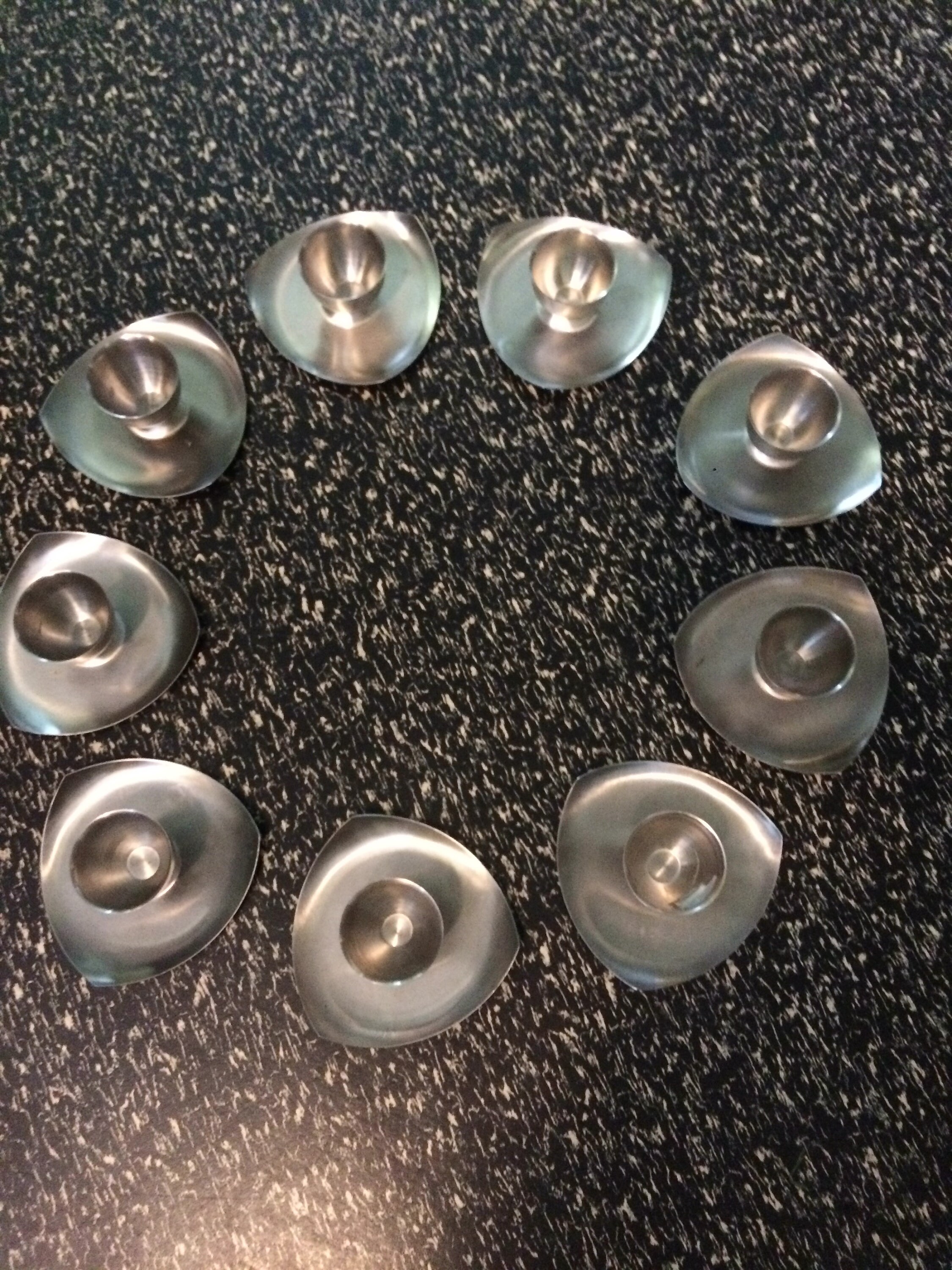 Dining & Serving Easter breakfast or brunch 9 x Mid Century egg cups or