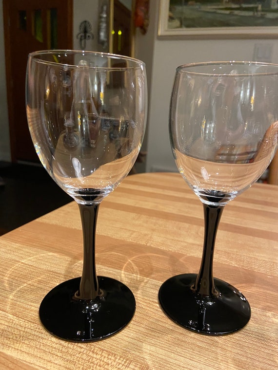 Pair of 1980s big wine glasses Memphis styling grace Luminarc classic