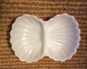 Avon double soap dish shell shaped 1970s 1960s soap dish chic