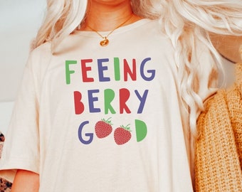 Feeling Berry Good Strawberry Shirt for Plant Lover Gift Retro Botanical Shirt Strawberry Print Shirt for Gardener Mom Teacher Shirt