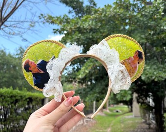 Oreilles d'amour croisées