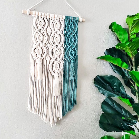 SMALL Vibrato© STRAIGHT CUT Ends-macrame Wall Hanging, Textile