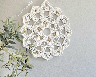 Mandala en macramé à suspendre pour le salon, la chambre ou la chambre d'enfant. Décoration murale faite main de 19 pouces.
