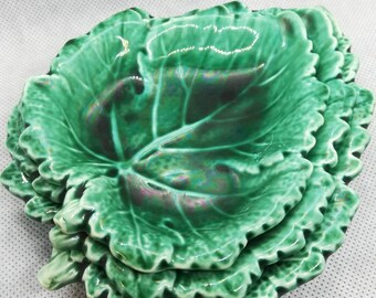 Perfect for Afternoon Tea or on a Lady/'s Dresser or Vanity. Wonderful Porcelain Wedgwood Leaf-Shaped PinRing Dish in Mirabelle