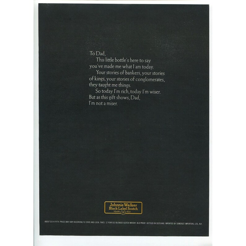 K&ouml;nnte beinhalten: Schwarze Werbung mit wei&szlig;em Text. Der Text lautet: &bdquo;An Papa, Diese kleine Flasche ist hier, um zu sagen, dass du mich zu dem gemacht hast, was ich heute bin...&ldquo; Das Johnnie Walker Black Label Scotch-Logo befindet sich unten.