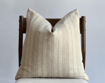 Federa per cuscino neutra a righe color marrone chiaro