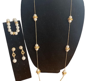 Vintage 80s 90s Imitation Pearl Necklace Bracelet & Earrings Set Gold Tone Chain