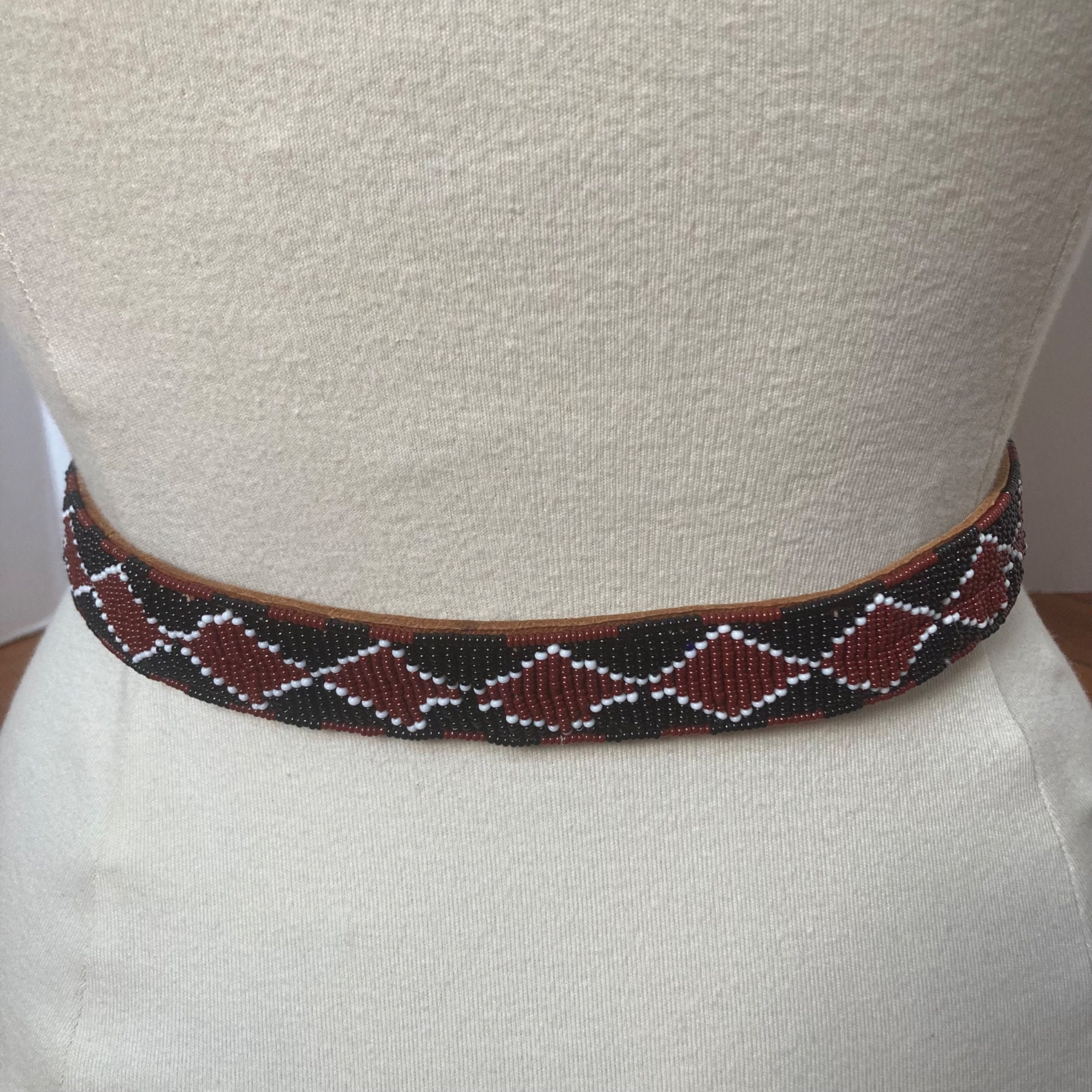 Vintage southwestern boho wooded beaded red black leather belt festival Vintage Hand Beaded Leather Belt Womens Large Red Black  main image 2
