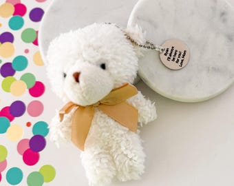 Urso de bolso personalizado, presente por menos de 25 dólares. Pequeno urso de pelúcia para conforto, com etiqueta gravada personalizada. Mini animal de pelúcia, presente de aniversário, agradecimento ou incentivo.