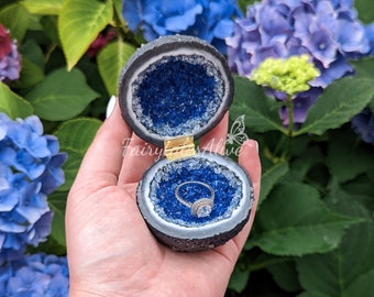 Blaue Glass Kristall Verlobungsring Box, Handgefertigte Glas Druse Box, Verlobung en Hochzeit Geschenk, Geïnspireerd door een Achat Geode