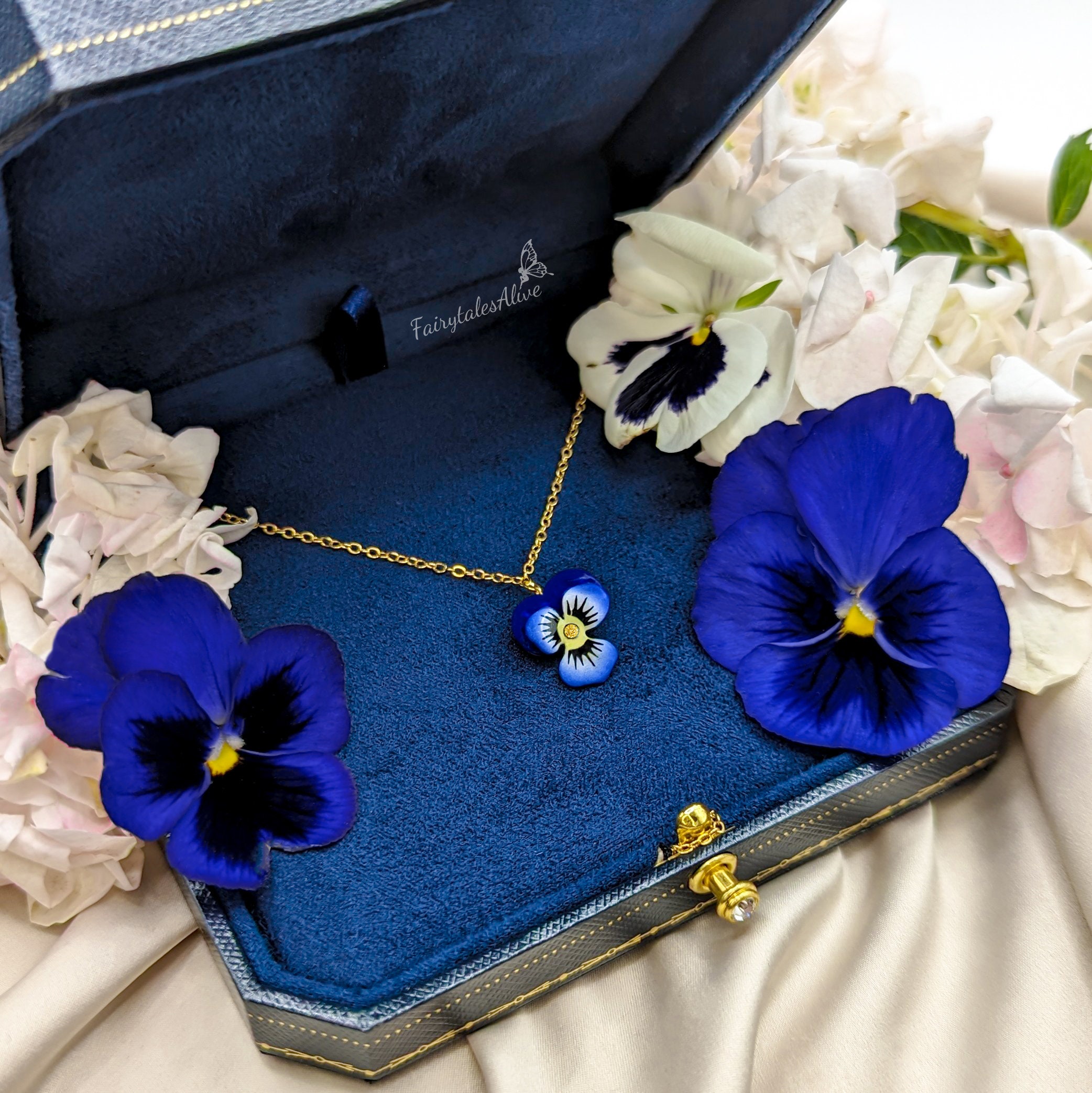 ビオラの花のネックレス - Etsy 日本