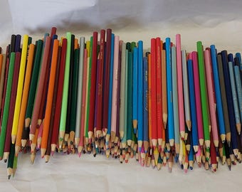 Crayola färgpennor i massor