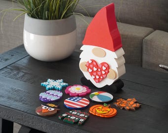 SeasonGnomes Interchangeable Seasonal Sign Gnome Interchangeable Sign for Holidays