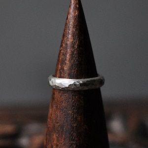 4mm 9K White Gold Hammered Band / Low Dome D-shaped Band / Recycled Ethical Gold / Japanese Style Packaging