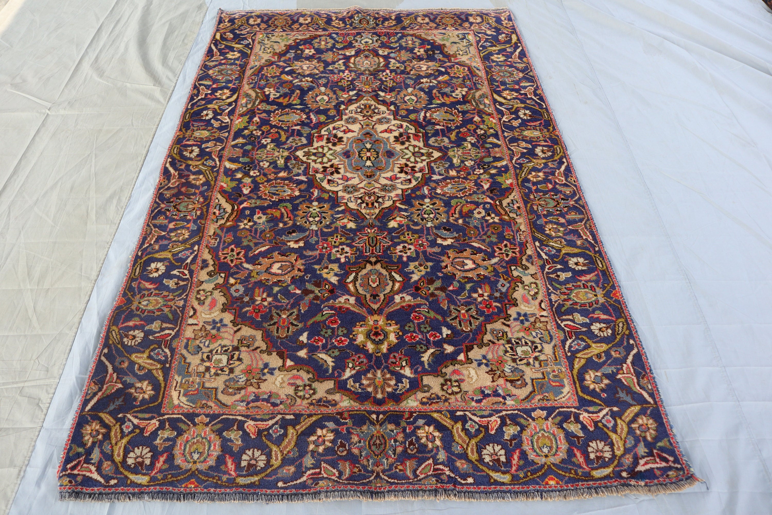 トルコ産ヘリズラグ 4x6 トルクメン ハンドメイドウール エリアラグ