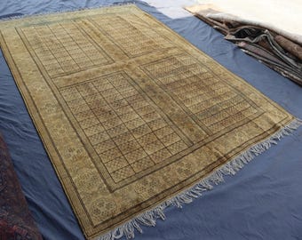 Alfombra tribal vintage de 1,98 m x 2,74 m, afgana, terracota, parda hatchulu, hecha a mano, de lana de pelo corto, oriental, de la década de 1930, estilo turcomano antiguo.