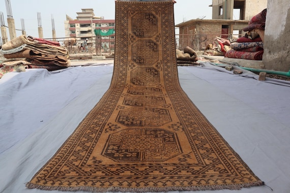 2'6x9'6フィートのトルクメンテッケランナーラグ、アンティークな