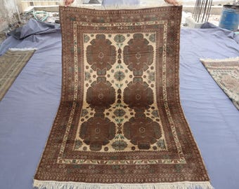 Antiker 1,5 x 2,5m Teppich Verblichener Terrakotta Teppich, 1940er Jahre Teppich von Belutschistan, Turkmenischer Boho Teppich, Handgeknüpfter Wollteppich für den Eingangsbereich