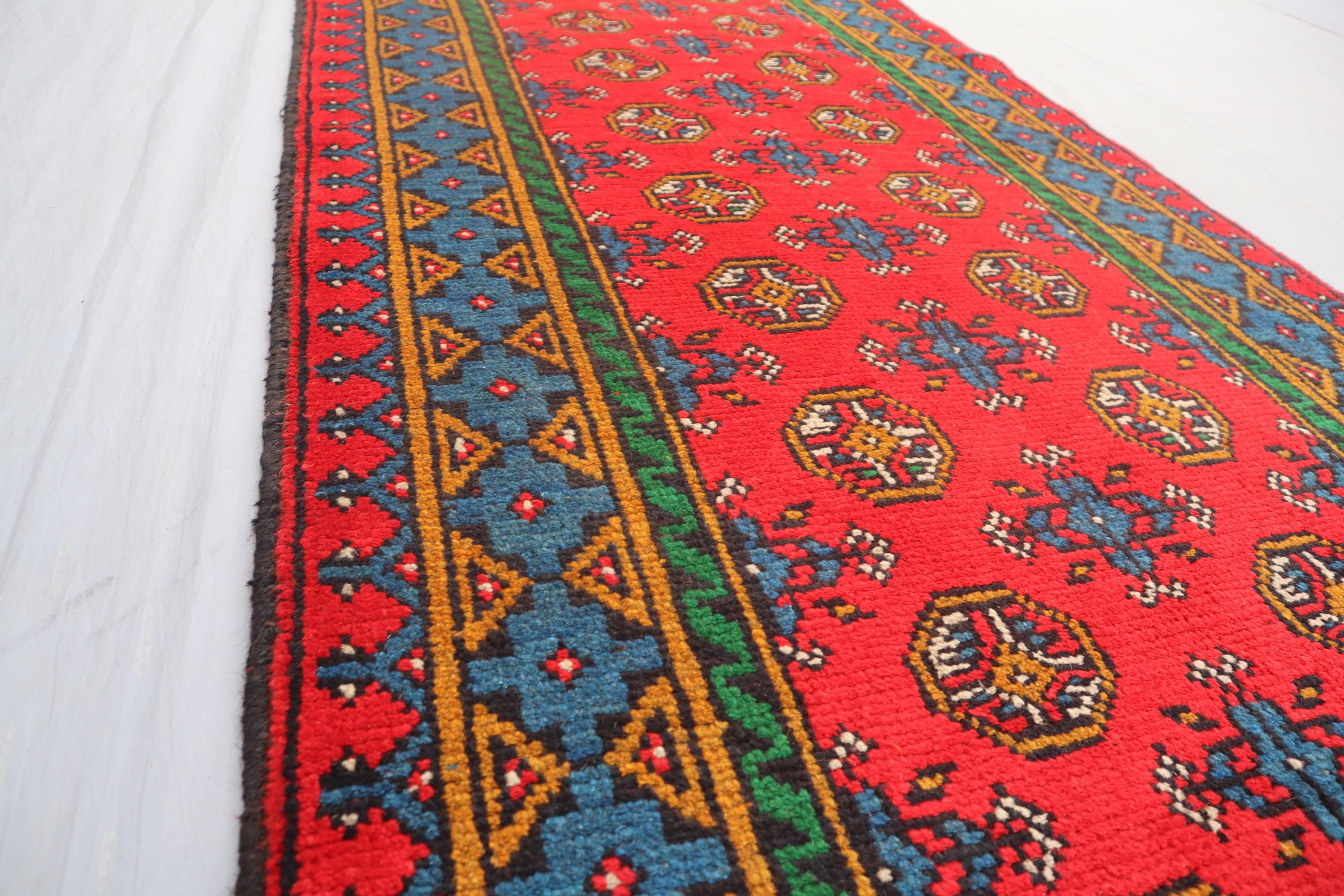 2'8x9'6フィートの赤いアフガンランナーラグ - ハンドノットウールラグ