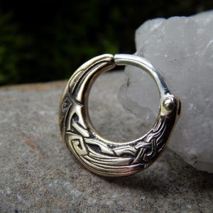 Piercing al setto unisex con anello in bronzo e ottone, con setto clicker, di Odino