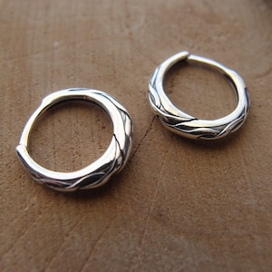 Orecchini a cerchio unisex nordici da 0,6 pollici in argento sterling con nodo celtico vichingo
