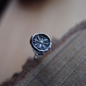 Pendiente de botón unisex con brújula vikinga Vegvisir en plata de ley, regalo vikingo celta (sin cargos adicionales para EE. UU.)