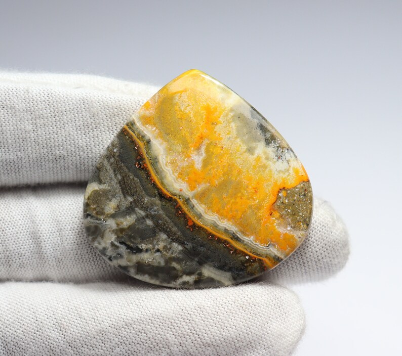 Jasper..Bumble Bee Jasper..Beautiful Bumblebee cabochon..Top quality and unique design..52 Cts 36x38x5mm..Read item detail carefully..#C-2