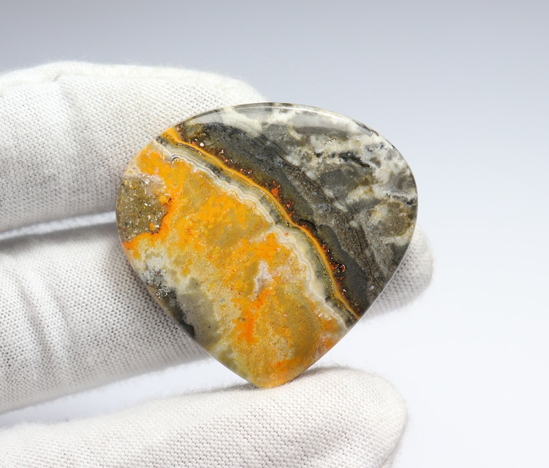 Jasper..Bumble Bee Jasper..Beautiful Bumblebee cabochon..Top quality and unique design..52 Cts 36x38x5mm..Read item detail carefully..#C-2