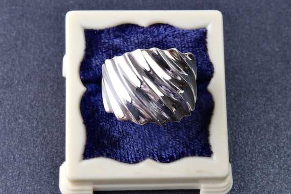 Wide sterling silver solid ring with diagonal str… - image 1