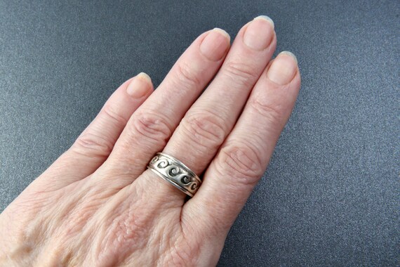 Waves pattern sterling silver ring, Minimalist si… - image 9
