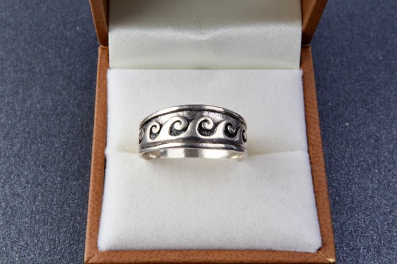 Waves pattern sterling silver ring, Minimalist si… - image 6