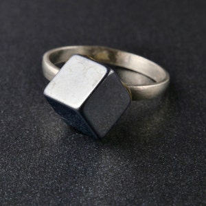 Sterling silver ring with hematite, Black cube ring, Minimalist geometric ring, Vintage silver ring unusually shaped