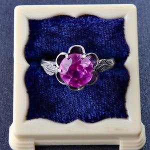 Anillo soviético antiguo de plata 875 con rubíes, diseño de hojas, talla 9.5.