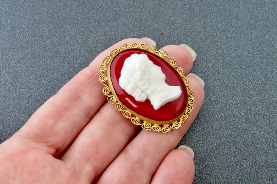 Cameo brooch, Red cameo with white female profile… - image 2
