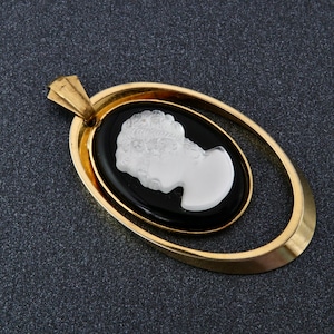 Vintage cameo pendant, Black white glass cameo, Gold tone cameo, Lady profile carved charm, Retro costume jewelry