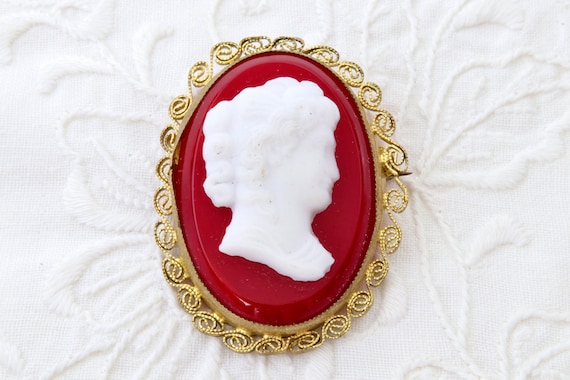 Cameo brooch, Red cameo with white female profile… - image 9