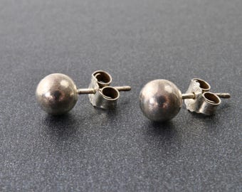 Sterling silver stud earrings, Silver balls, Round stud earrings, Minimalist earrings, Vintage silver stud balls