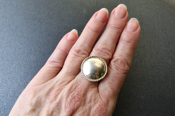 Vintage sterling silver dome ring, Round geometri… - image 9