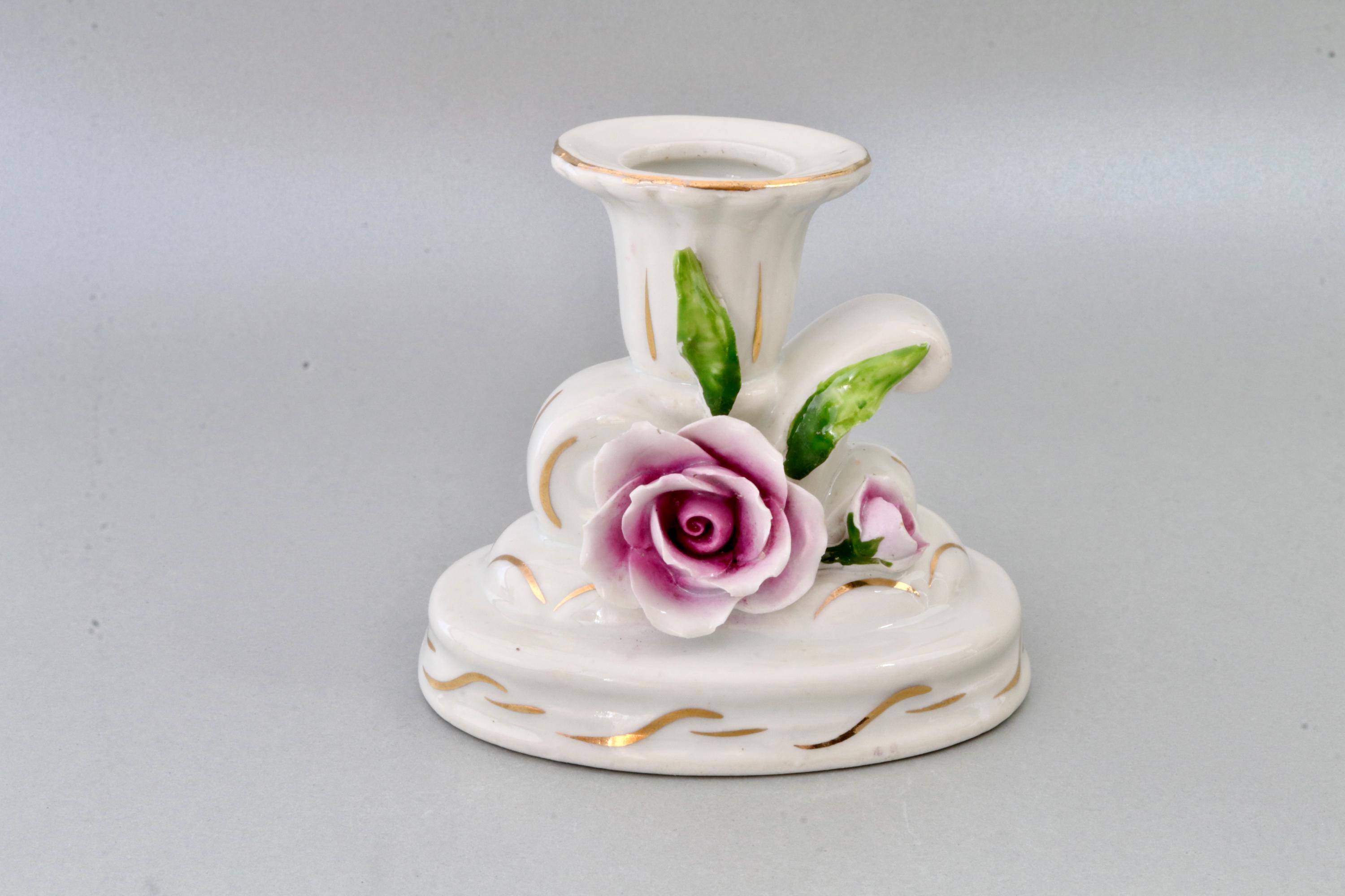【美品】西ドイツ Dresden 陶磁器 バラ キャンドルスタンド ピンク 金彩 花と金彩が施されたヴィンテージの磁器製キャンドルスタンド、ピンクの