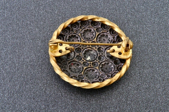Floral brooch, Round gold tone brooch, Antique br… - image 6