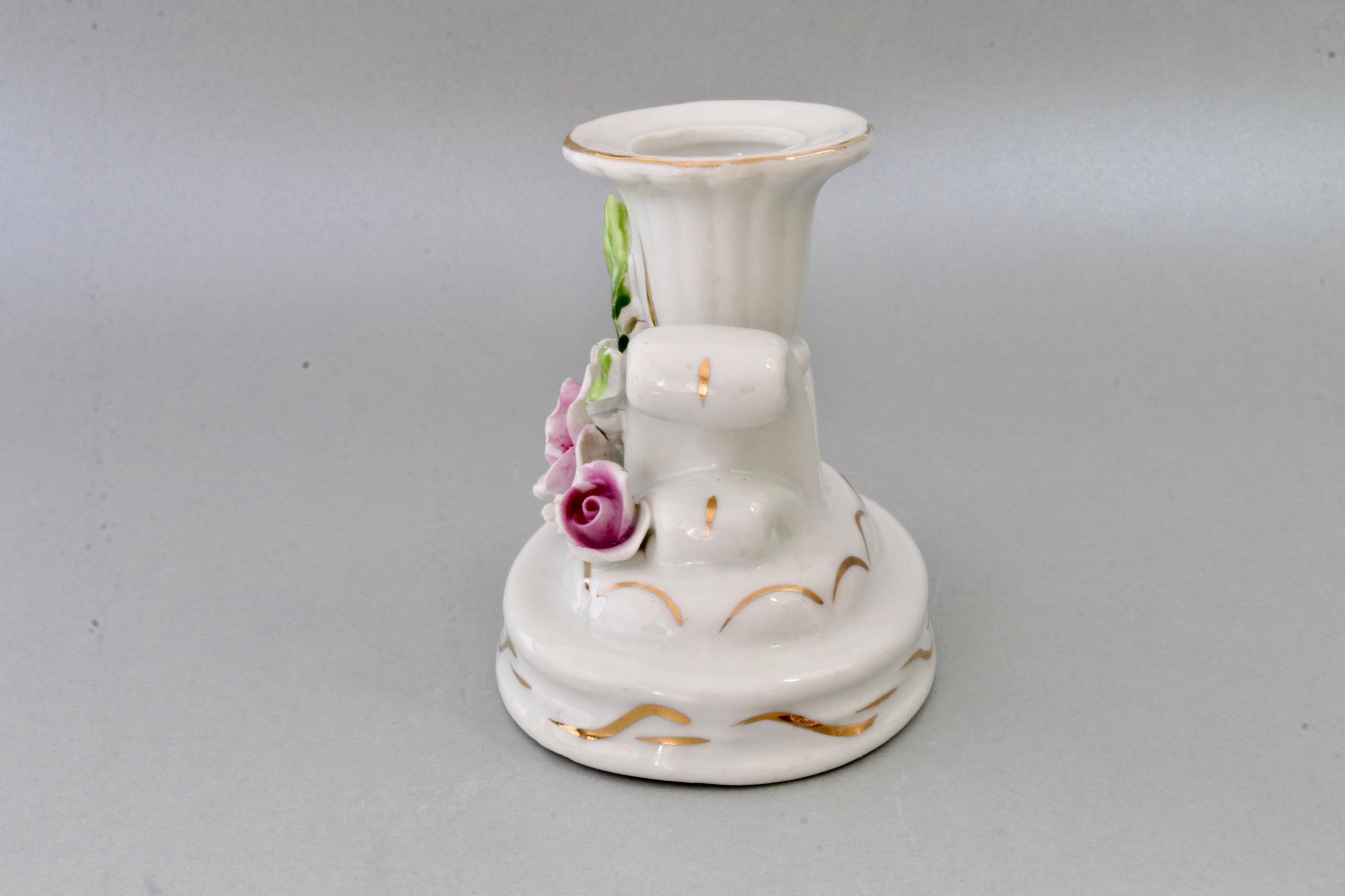 【美品】西ドイツ Dresden 陶磁器 バラ キャンドルスタンド ピンク 金彩 花と金彩が施されたヴィンテージの磁器製キャンドルスタンド、ピンクの