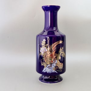 Jarrón vintage de porcelana color cobalto, jarrón japonés azul con pintura dorada, jarrón con faisanes y flores.